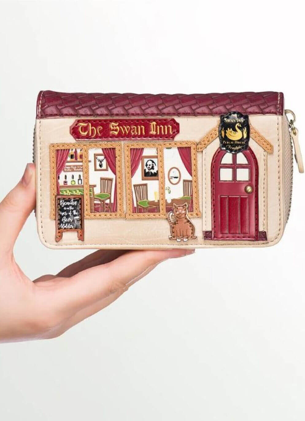 Vendula London Retro Vintage Geldbörse The Swan Inn Medium Wallet” in Beige