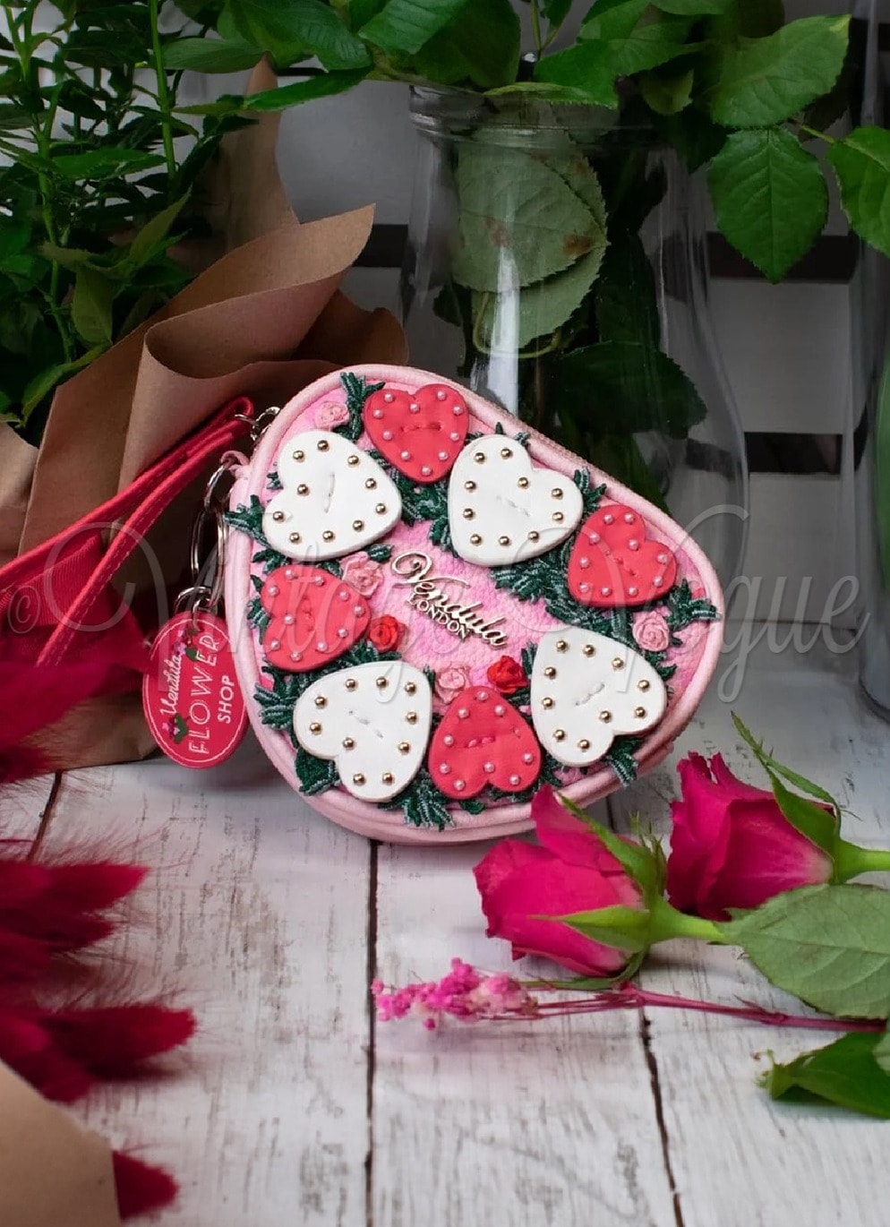 Vendula London Retro Herz Geldbörse Portemonnaie “Flower Shop Heart Coin Purse” in Pink C41022861