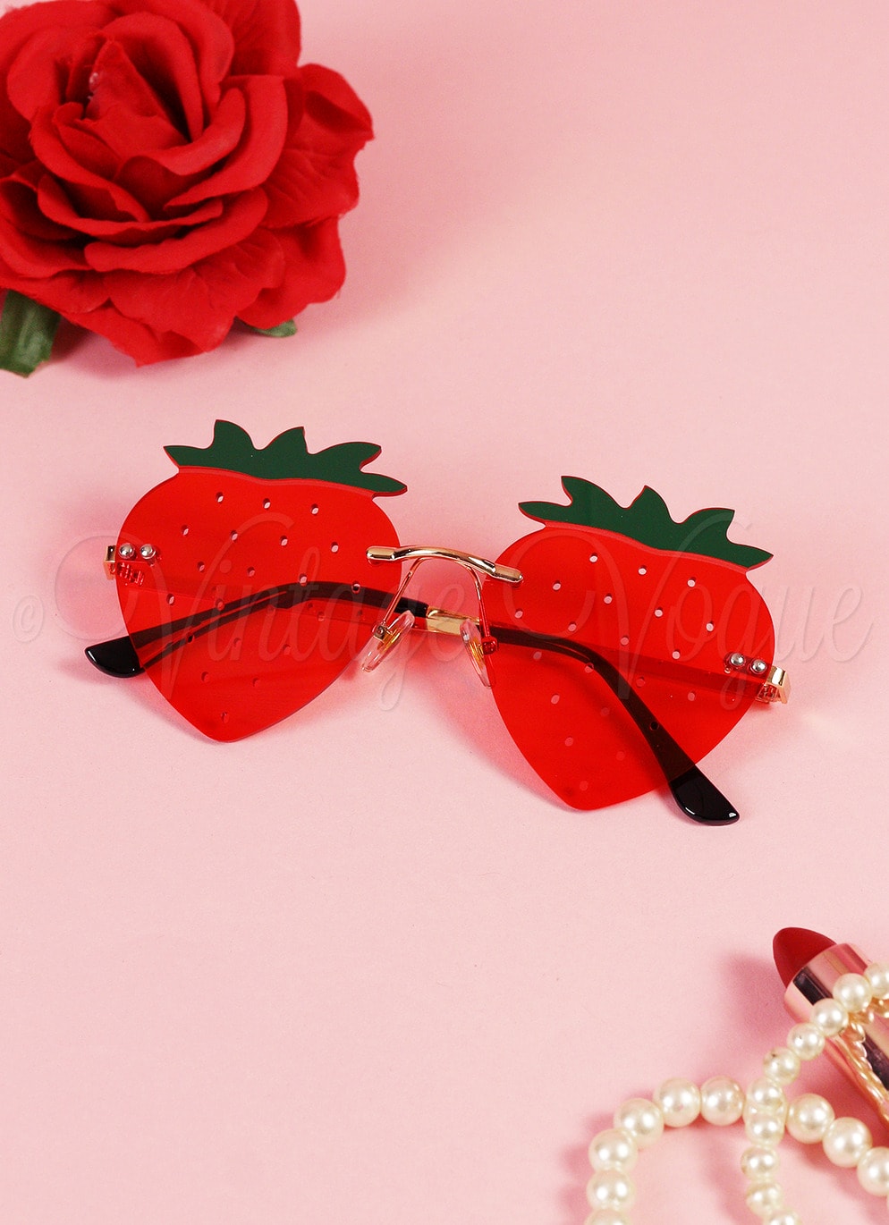 Oh so Retro! Vintage Erdbeeren Sonnenbrille "Strawberry Shades" in Rot