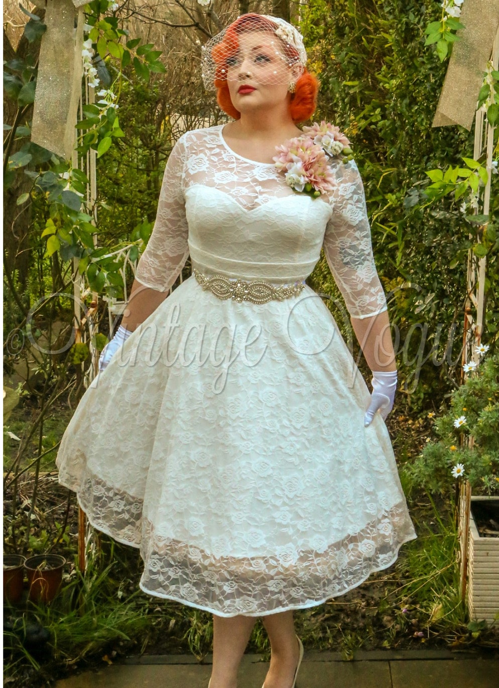 Dolly and Dotty 50er Jahre Vintage Spitzen Swing Braut Kleid Madeline in Weiß 50er Jahre Hochzeitskleid Retro Vintage Petticoat Damenkleid günstig