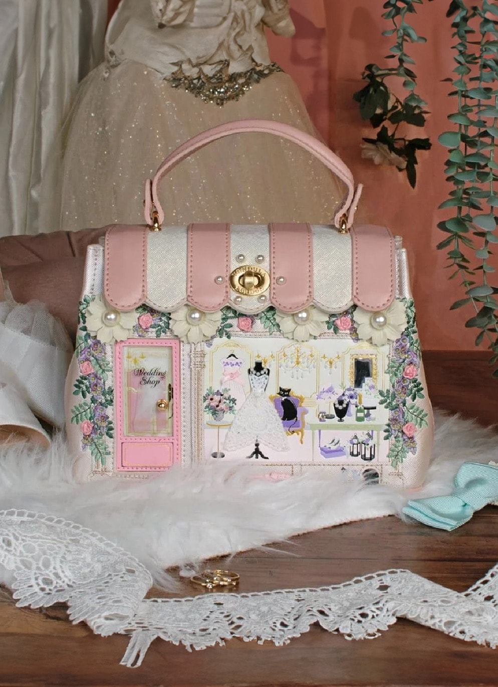 Vendula London Retro Handtasche "Wedding Shop Mini Grace Bag” in Cremeweiß