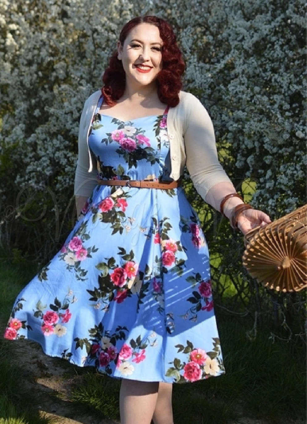 Hearts and Roses 50's Retro Vintage Kleid Jolene Floral Swing Dress in Blau 50er Jahre Petticoat Damenkleid Blumen Rosen Geblümt Hochzeitsgast Sommerkleid